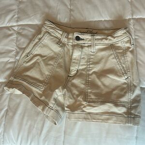 Universal Threads Cream Shorts